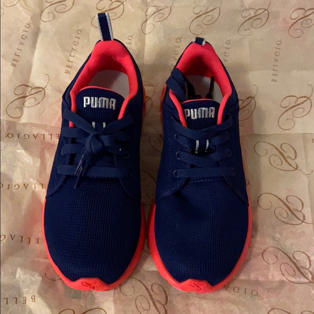 Brand new PUMA Women Carson Runner Fashion Sneaker